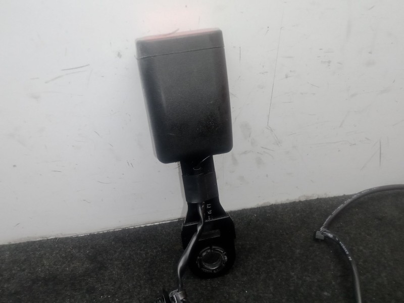 Recambio de enganche cinturon delantero derecho para omoda 5 1.6 tgdi referencia OEM IAM 406000563AA  
