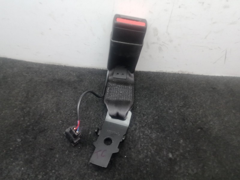 Recambio de enganche cinturon trasero central para omoda 5 1.6 tgdi referencia OEM IAM 406000602AA  