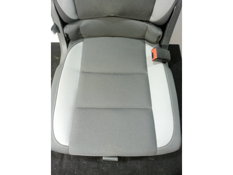 Recambio de asientos trasero derecho para volkswagen touran (1t3) 1.2 tsi referencia OEM IAM  + ENGANCHE 