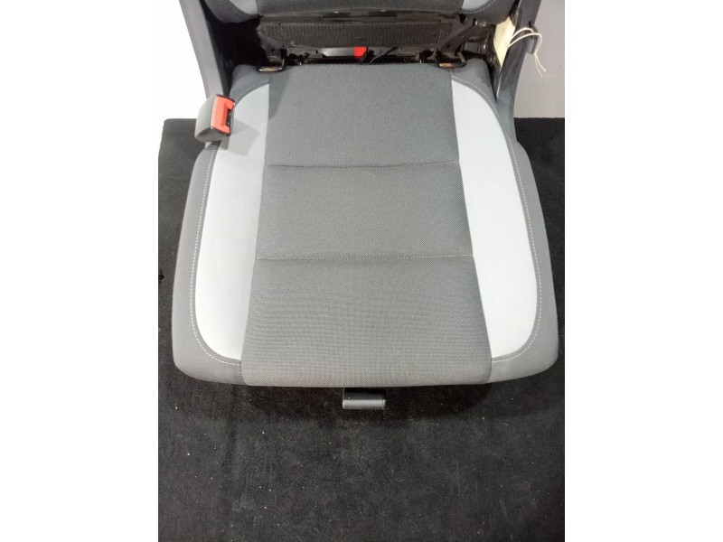 Recambio de asientos trasero izquierdo para volkswagen touran (1t3) 1.2 tsi referencia OEM IAM  + ENGANCHE 