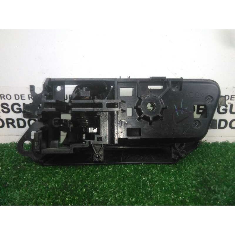 Recambio de maneta interior delantera derecha para toyota land cruiser (j15) 3.0 turbodiesel cat referencia OEM IAM SINREFERENCI