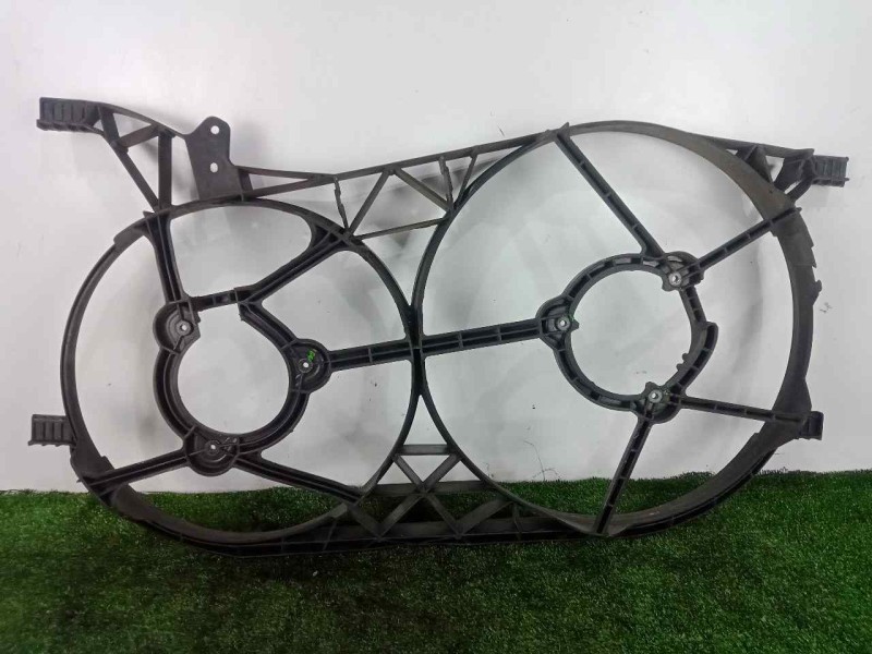 Recambio de calandra delantera de radiador para renault laguna ii (bg0) 3.0 v6 referencia OEM IAM SIN REFERENCIA  