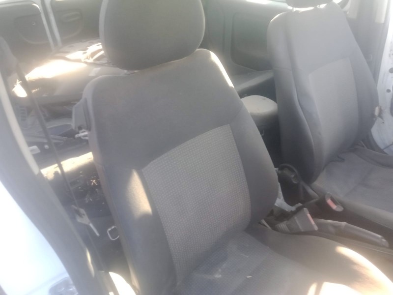 Recambio de asiento delantero derecho para opel combo furgoneta/monovolumen 1.3 cdti 16v referencia OEM IAM   