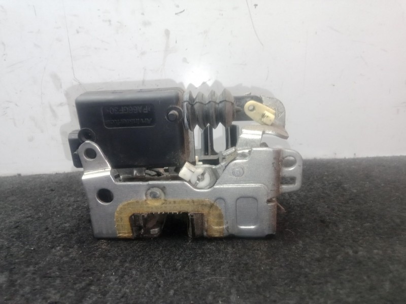 Recambio de cerradura puerta delantera derecha para dacia duster (hs_) 1.5 dci (hsaj) referencia OEM IAM 8200735224  