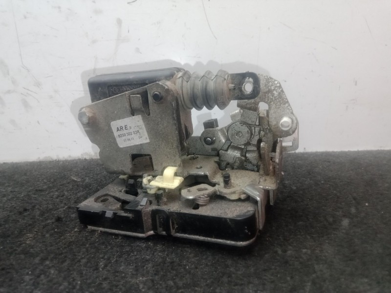 Recambio de cerradura puerta trasera izquierda para dacia duster (hs_) 1.5 dci (hsaj) referencia OEM IAM 825030283R  