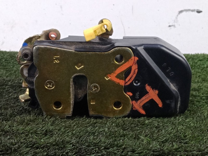 Recambio de cerradura puerta delantera izquierda para jeep grand cherokee iii (wh, wk) 3.0 crd 4x4 referencia OEM IAM  GEGOM 05-