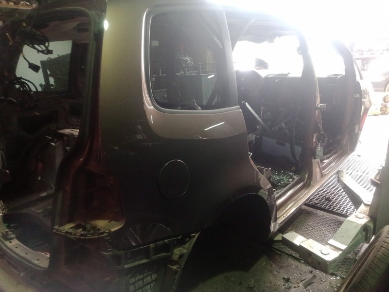 Recambio de aletin trasero derecho para volkswagen touran (1t3) 1.2 tsi referencia OEM IAM   