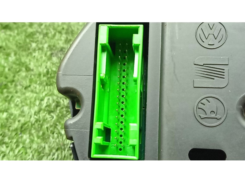 Recambio de cuadro instrumentos para skoda fabia i (6y2) 1.2 referencia OEM IAM 6Y0920883M VDO 2.CONECTORES