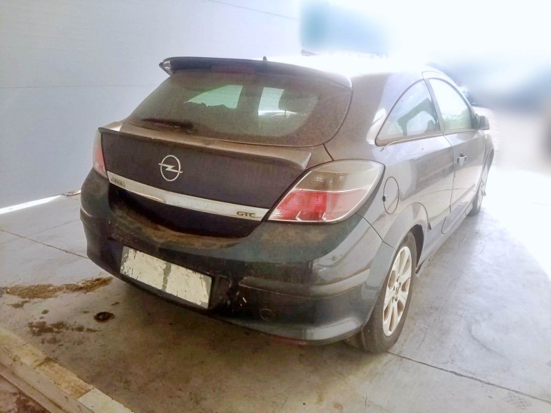 opel astra h gtc (a04) del año 2007