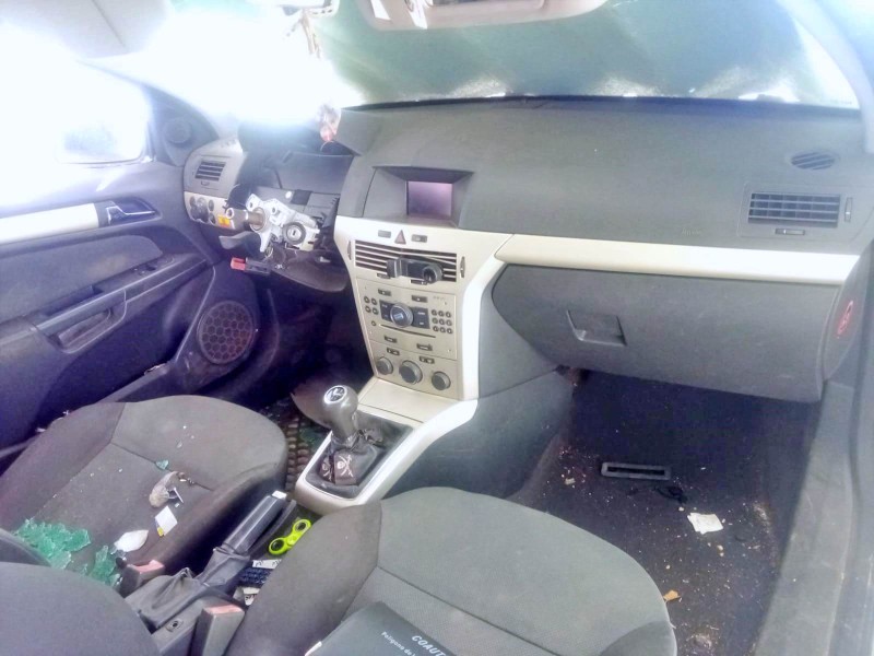 opel astra h gtc (a04) del año 2007