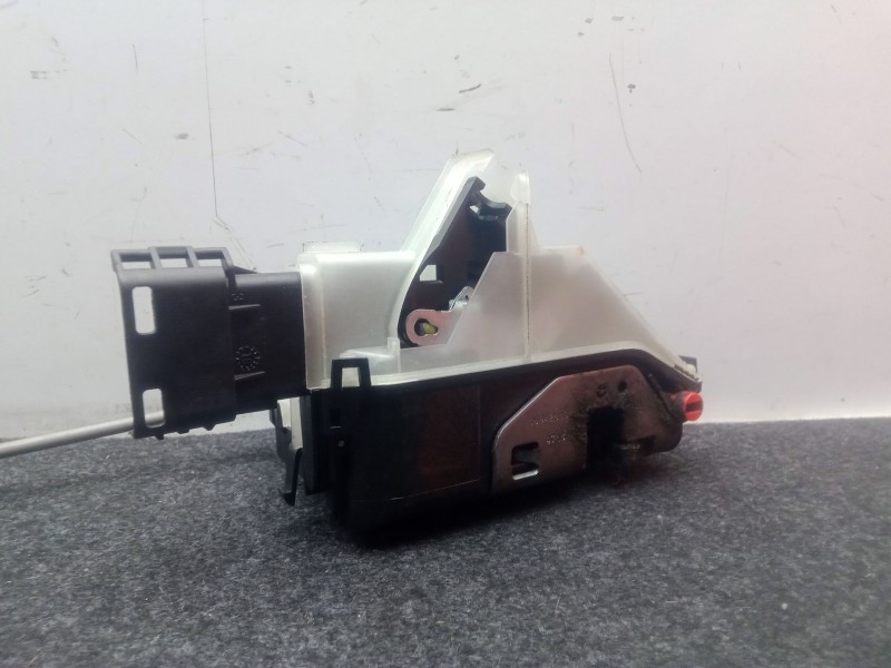 Recambio de cerradura puerta trasera derecha para citroën c4 cactus 1.5 bluehdi 100 referencia OEM IAM 16943321  