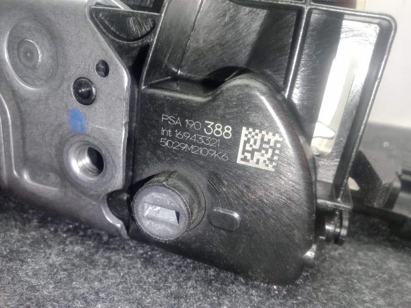 Recambio de cerradura puerta trasera derecha para citroën c4 cactus 1.5 bluehdi 100 referencia OEM IAM 16943321  