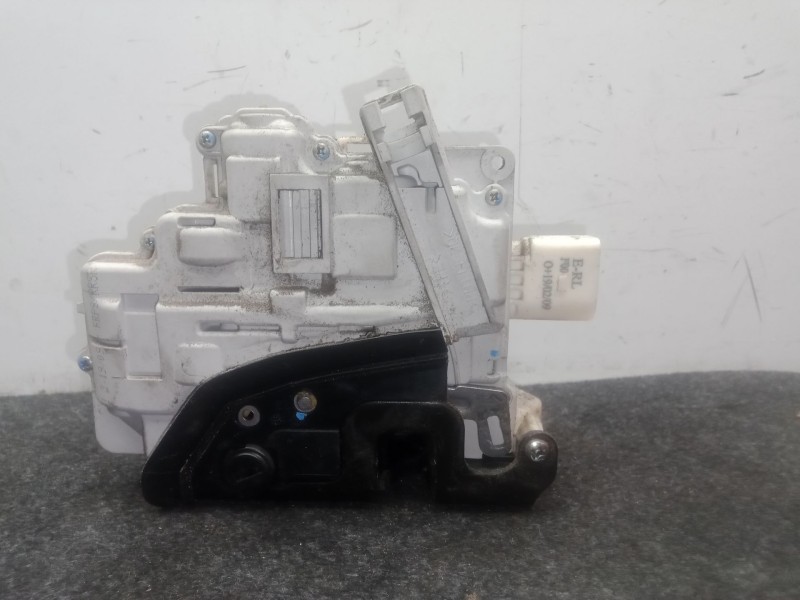 Recambio de cerradura puerta trasera izquierda para seat exeo (3r2) 2.0 tdi referencia OEM IAM NO TIENE  8 PINES