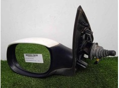 Recambio de retrovisor izquierdo para peugeot 206 berlina 1.4 hdi referencia OEM IAM SINREFERENCIA MANUAL BLANCO