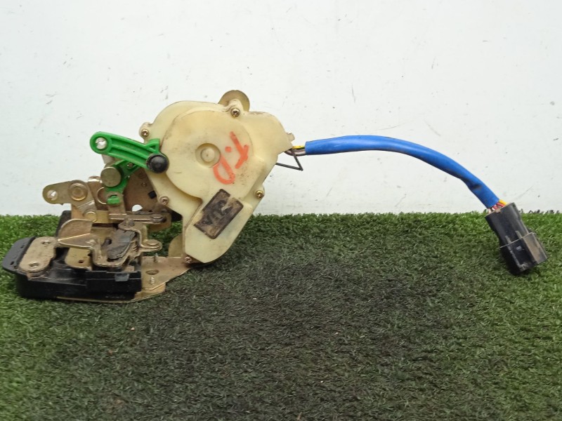 Recambio de cerradura puerta trasera derecha para kia sorento 2.5 crdi cat referencia OEM IAM SIN REFERENCIA  