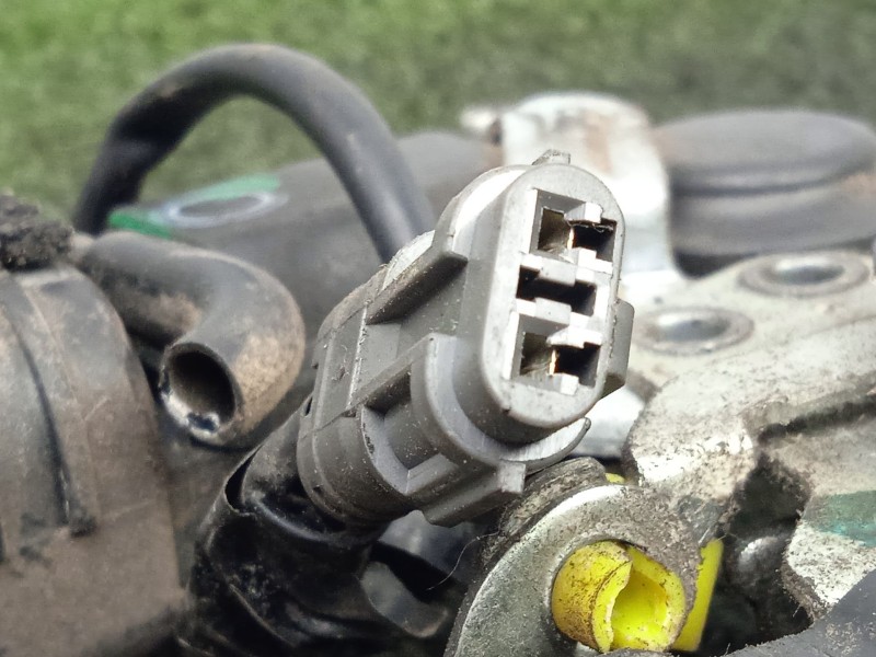 Recambio de cerradura puerta delantera derecha para isuzu n-series npr / nqr 4.8 referencia OEM IAM SIN REFERENCIA  2.PINES