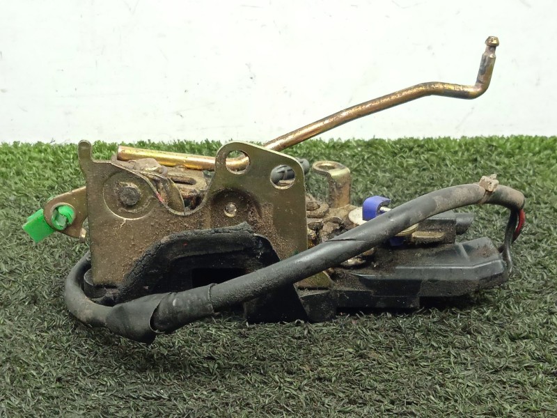 Recambio de cerradura puerta delantera izquierda para isuzu n-series npr / nqr 4.8 referencia OEM IAM SIN REFERENCIA  3.PINES