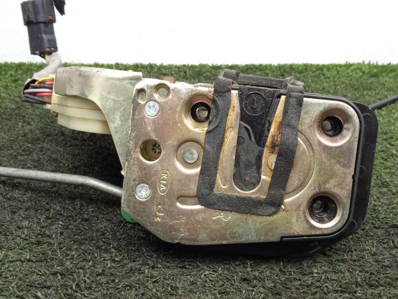 Recambio de cerradura puerta delantera derecha para kia sorento 2.5 crdi cat referencia OEM IAM SIN REFERENCIA  