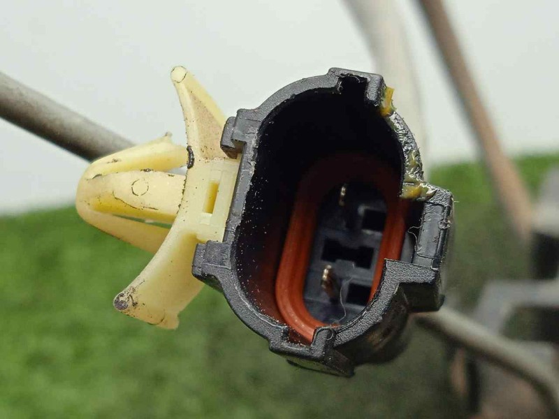 Recambio de cerradura puerta delantera derecha para kia shuma ii 1.6 cat referencia OEM IAM 0K2N359310A 2.PINES 