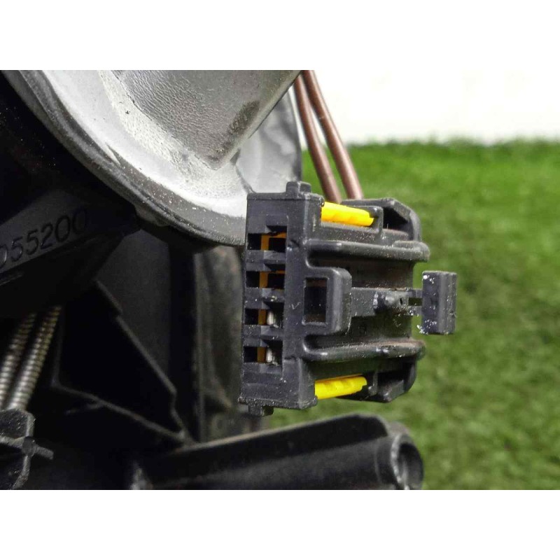 Recambio de retrovisor izquierdo para peugeot 206 berlina 1.4 hdi referencia OEM IAM SINREFERENCIA MANUAL BLANCO