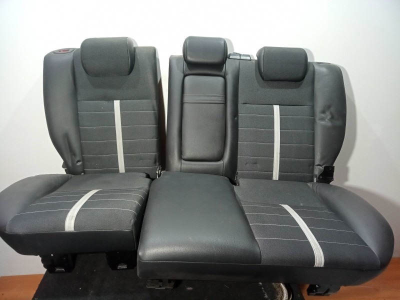 Recambio de asientos traseros para ford kuga (cbv) 2.0 tdci cat referencia OEM IAM   