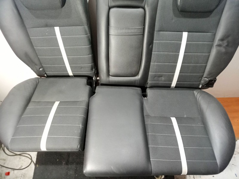 Recambio de asientos traseros para ford kuga (cbv) 2.0 tdci cat referencia OEM IAM   