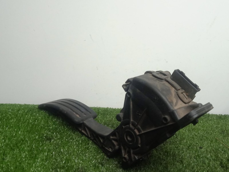 Recambio de potenciometro pedal para dacia sandero 1.5 dci referencia OEM IAM 8200386506D  