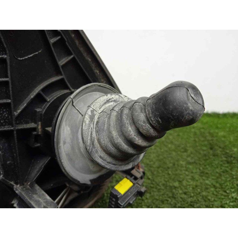 Recambio de retrovisor izquierdo para peugeot 206 berlina 1.4 hdi referencia OEM IAM SINREFERENCIA MANUAL BLANCO