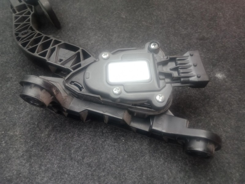 Recambio de potenciometro pedal para hyundai i30 (gd) 1.4 crdi referencia OEM IAM 327003  