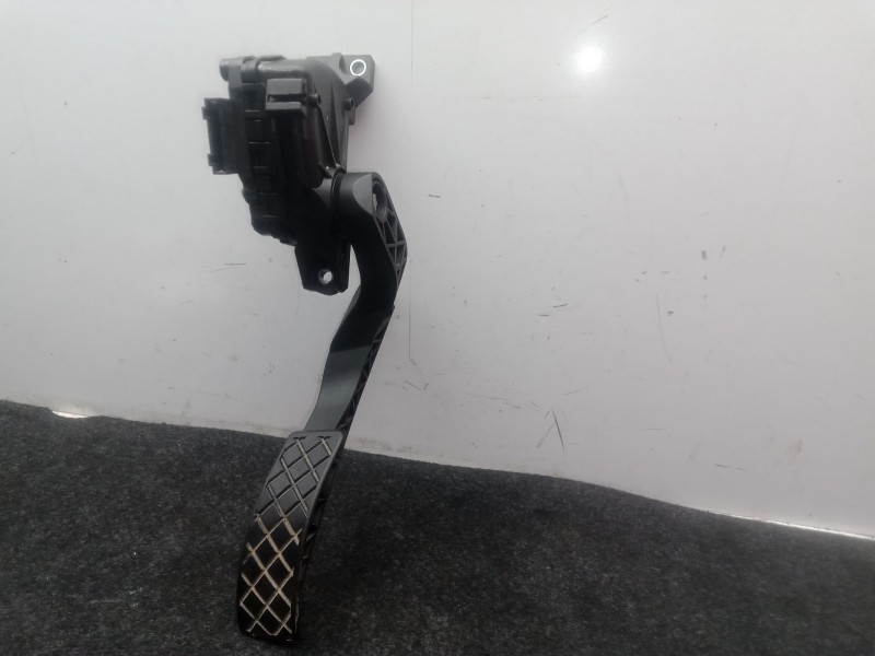 Recambio de potenciometro pedal para seat exeo (3r2) 2.0 tdi referencia OEM IAM 8E1721523G - 6PV00837505  HELLA