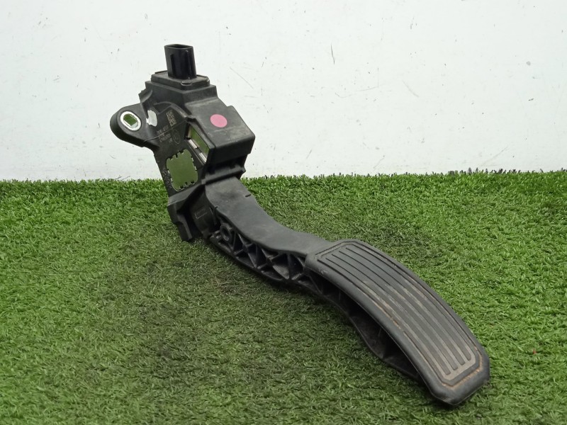Recambio de potenciometro pedal para toyota auris 2.0 d-4d cat referencia OEM IAM 7811002020  
