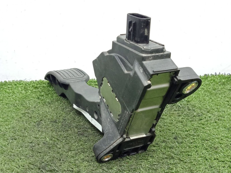 Recambio de potenciometro pedal para toyota auris 2.0 d-4d cat referencia OEM IAM 7811002020  