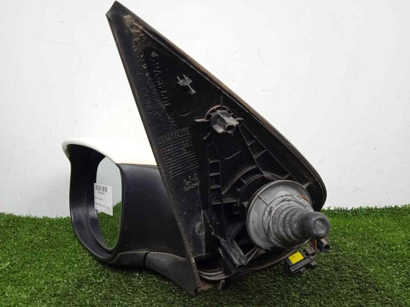 Recambio de retrovisor izquierdo para peugeot 206 berlina 1.4 hdi referencia OEM IAM SINREFERENCIA MANUAL BLANCO