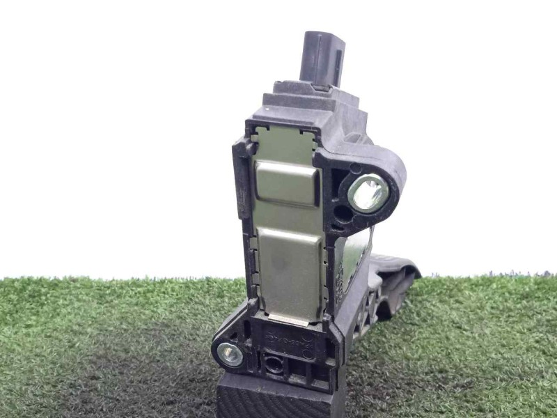 Recambio de potenciometro pedal para toyota avensis (t27) 2.2 d-4d cat referencia OEM IAM 7811002022  