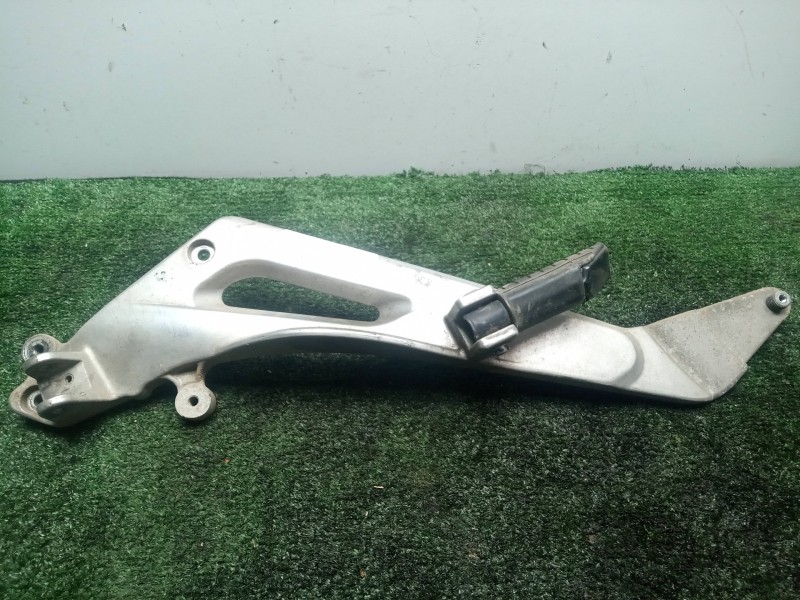 Recambio de posapie para honda nt 700 v deauville nt 650 v deauville (rc47) referencia OEM IAM 50700MBL6100 IZQUIERDO 