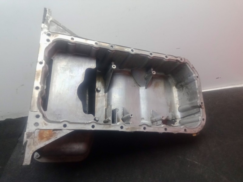 Recambio de carter para nissan cabstar 09.06 3.0 diesel referencia OEM IAM 120121A001 - 12D121A001  