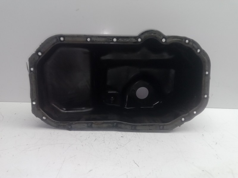 Recambio de carter para volkswagen touran (1t3) 1.2 tsi referencia OEM IAM 03C103601BH  