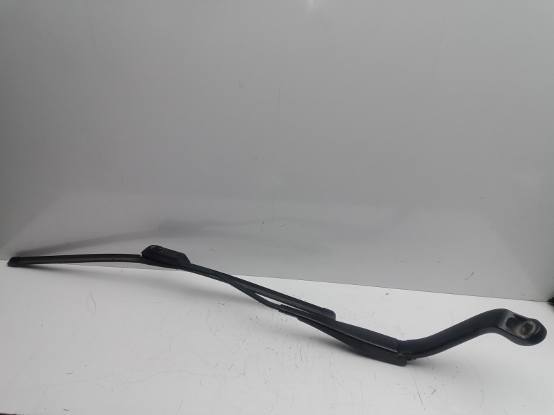 Recambio de brazo limpia delantero izquierdo para ford kuga (cbv) 2.0 tdci cat referencia OEM IAM   