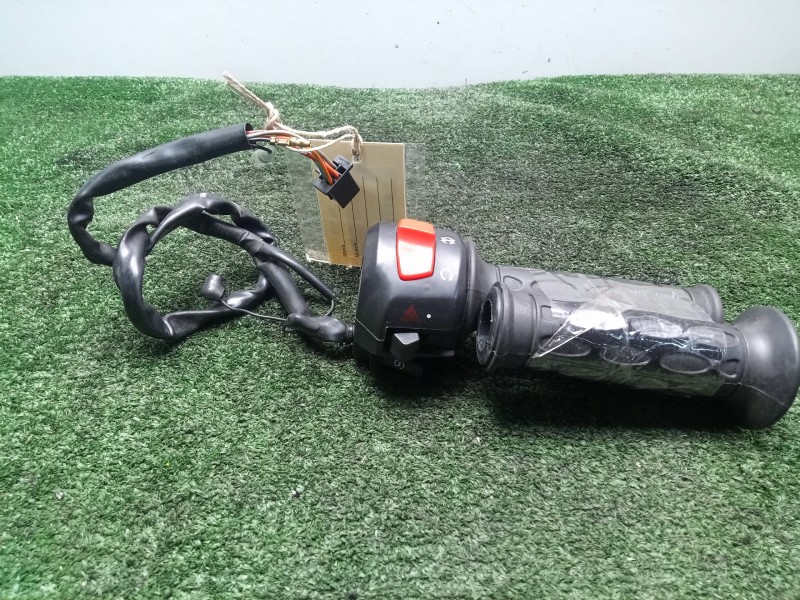 Recambio de piña derecha para hyosung gt 650i referencia OEM IAM 37200HN9100 - 57110HG5803 - 57211HG5800 AMBOS.PUÑOS 