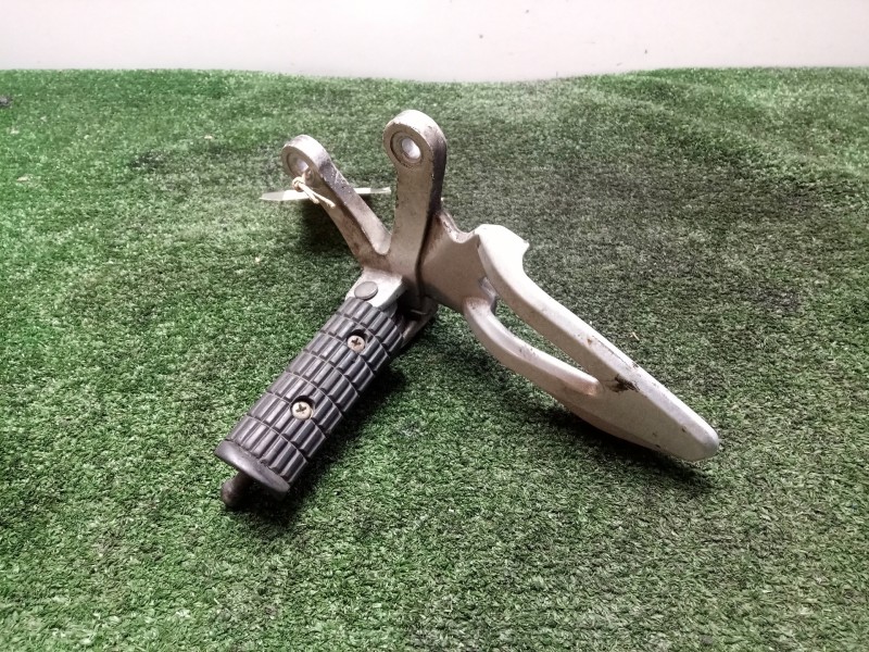 Recambio de estribo para hyosung gt 650i referencia OEM IAM 43540HM810303P IZQUIERDO 