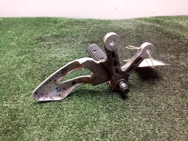 Recambio de estribo para hyosung gt 650i referencia OEM IAM 43540HM810303P IZQUIERDO 