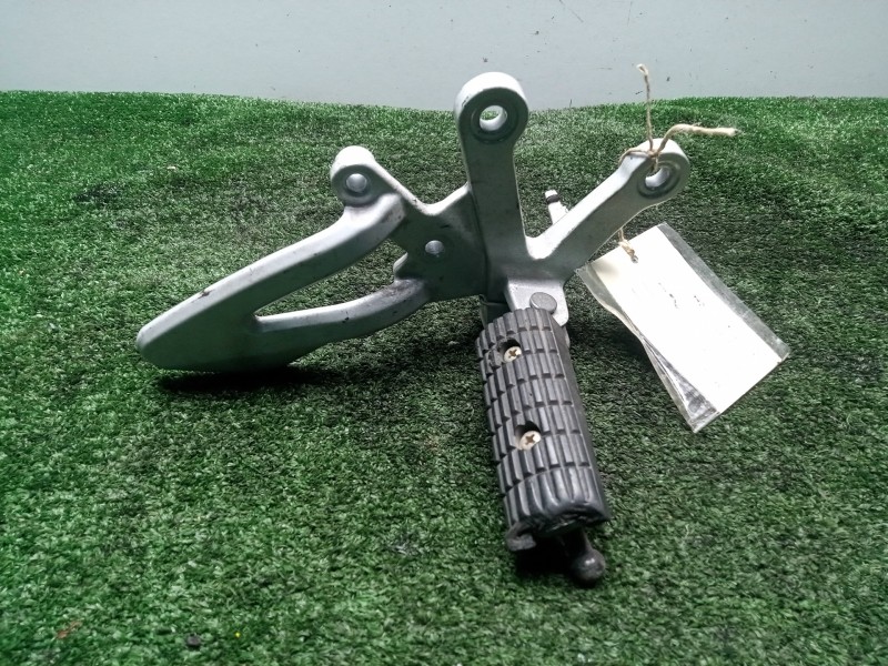 Recambio de estribo para hyosung gt 650i referencia OEM IAM 43530H9970003P  