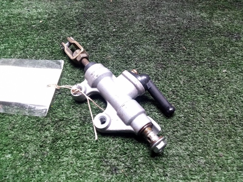 Recambio de bomba freno para hyosung gt 650i referencia OEM IAM 69600HM8100 TRASERA 