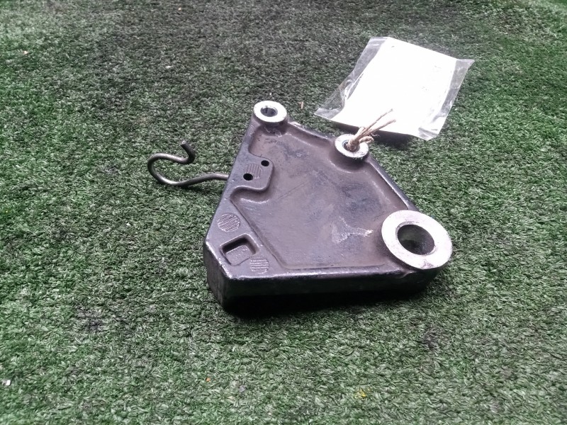 Recambio de portapinzas para hyosung gt 650i referencia OEM IAM SIN REFERENCIA PORTAPINZAS.TRASERO 