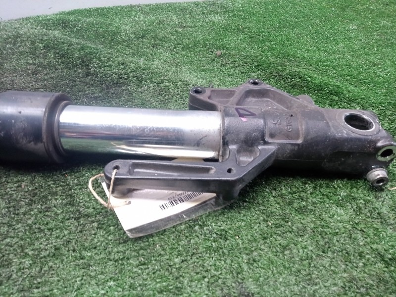 Recambio de horquilla para hyosung gt 650i referencia OEM IAM SIN REFERENCIA DERECHA 