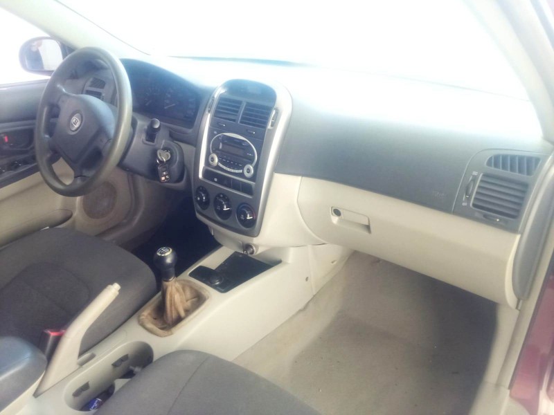 kia cerato i hatchback (ld) del año 2005