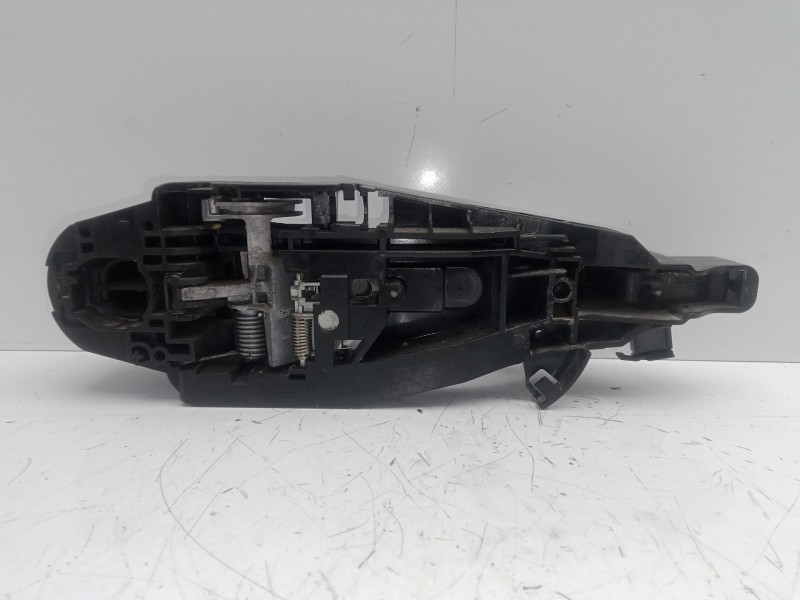 Recambio de maneta exterior trasera izquierda para peugeot 308 1.6 16v e-hdi fap referencia OEM IAM 9802977380 13-17 GRIS