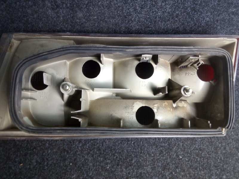 Recambio de piloto trasero derecho para peugeot 505 berlina 2.3 turbodiesel referencia OEM IAM   