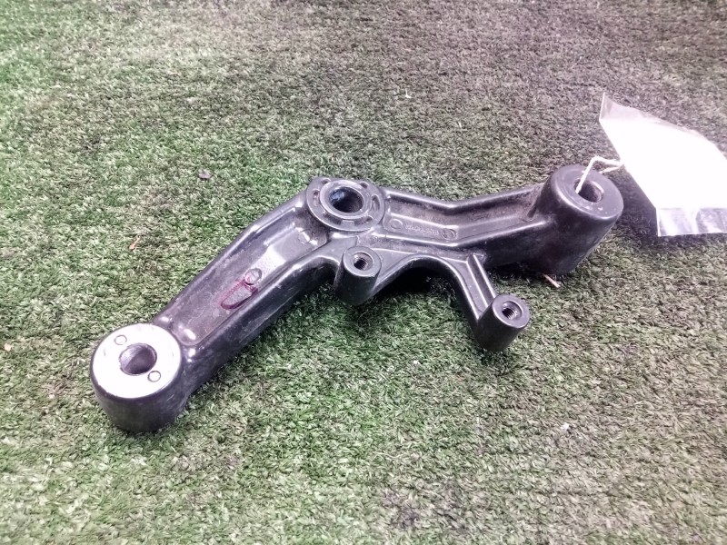 Recambio de portapinzas para hyosung gt 650i referencia OEM IAM  DELANTERO.DERECHO 