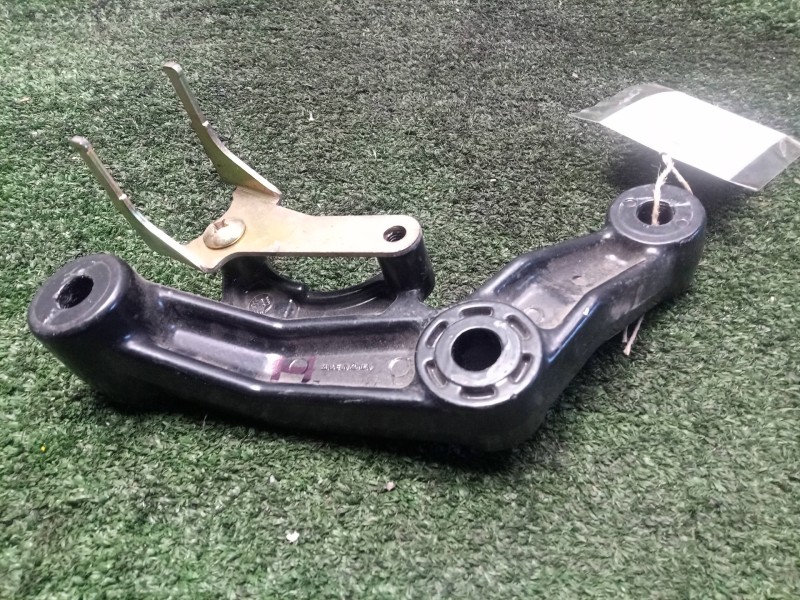 Recambio de portapinzas para hyosung gt 650i referencia OEM IAM  DELANTERO.IZQUIERDO 